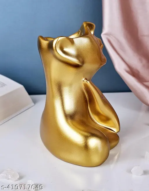 GoldenGaze – Art-Inspired Vase