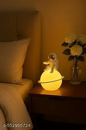 CosmoGlow Astronaut Night Lamp